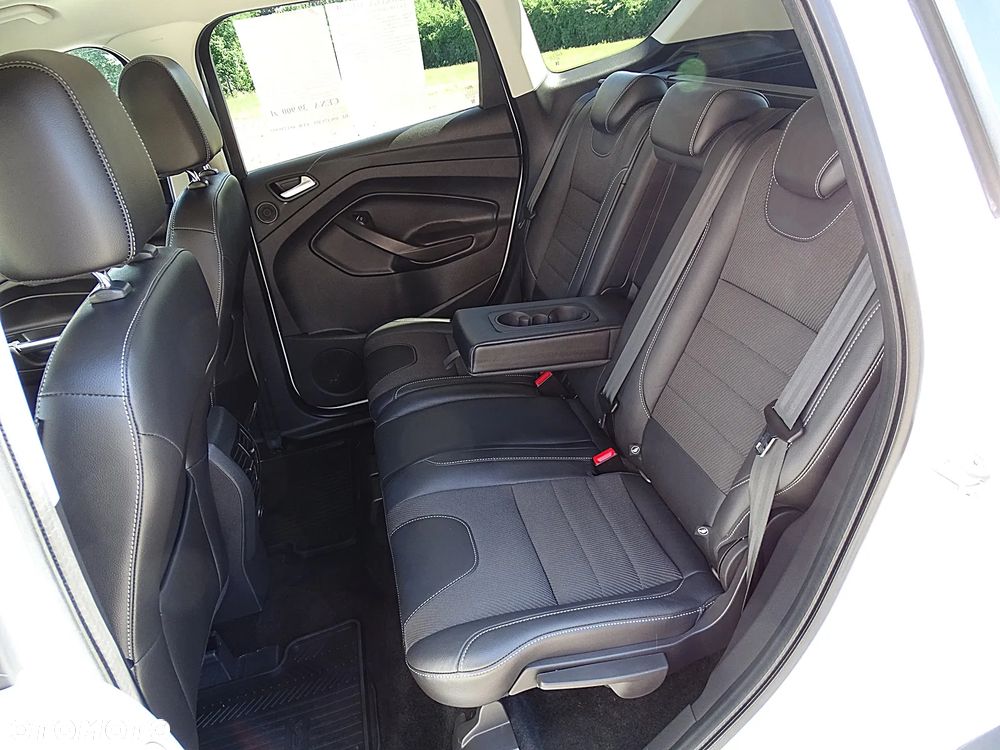Ford Kuga 2.0 TDCi 4x4 Titanium - 6