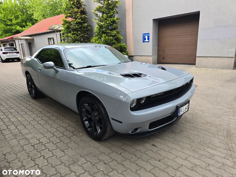 Dodge Challenger - 30