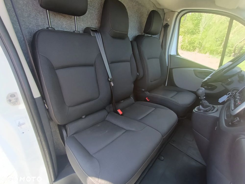 Renault Trafic L2H1 1.6 diesel 145kM 2018rok WEBASTO, CZUJNIKI PARKOWANIA, HAK, NIEWIELKI PRZEBIEG stan BDB, BEZWPADKOWY! - 27