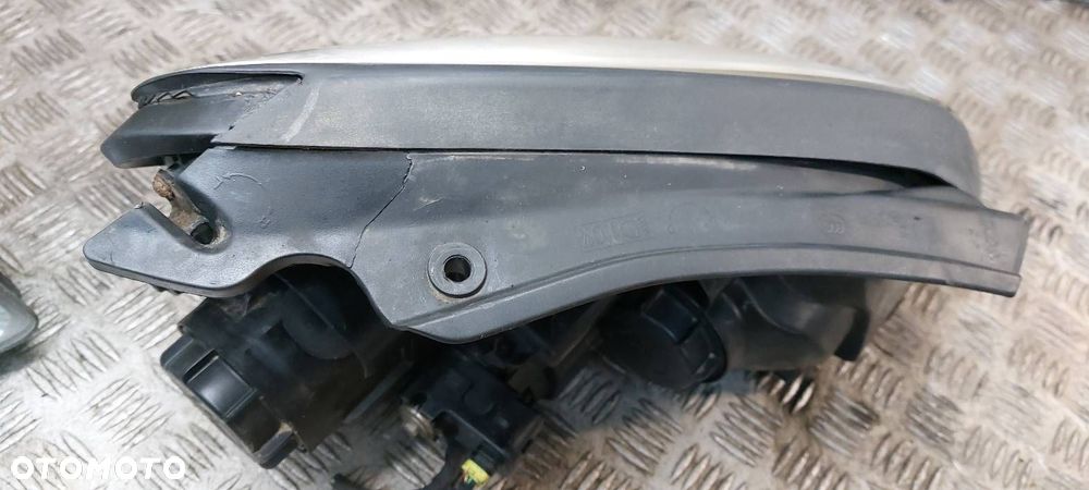 LAMPA LEWY PRZÓD + PRAWY PRZÓD CARENS III EUROPA - 6