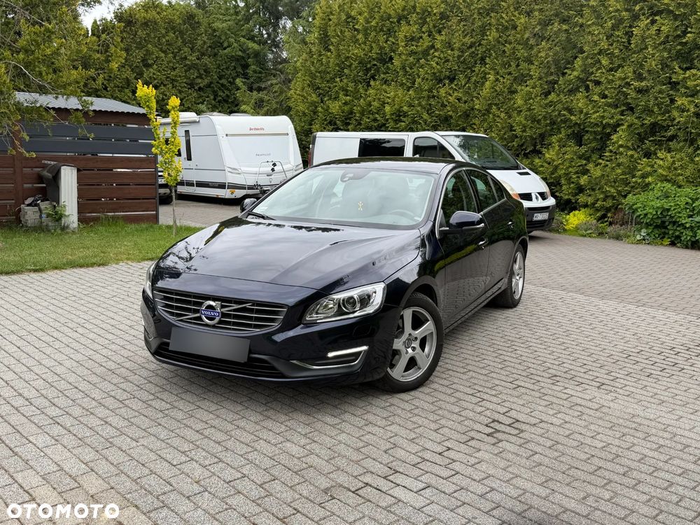Volvo S60 T3 Drive-E Dynamic Edition (Kinetic) - 1