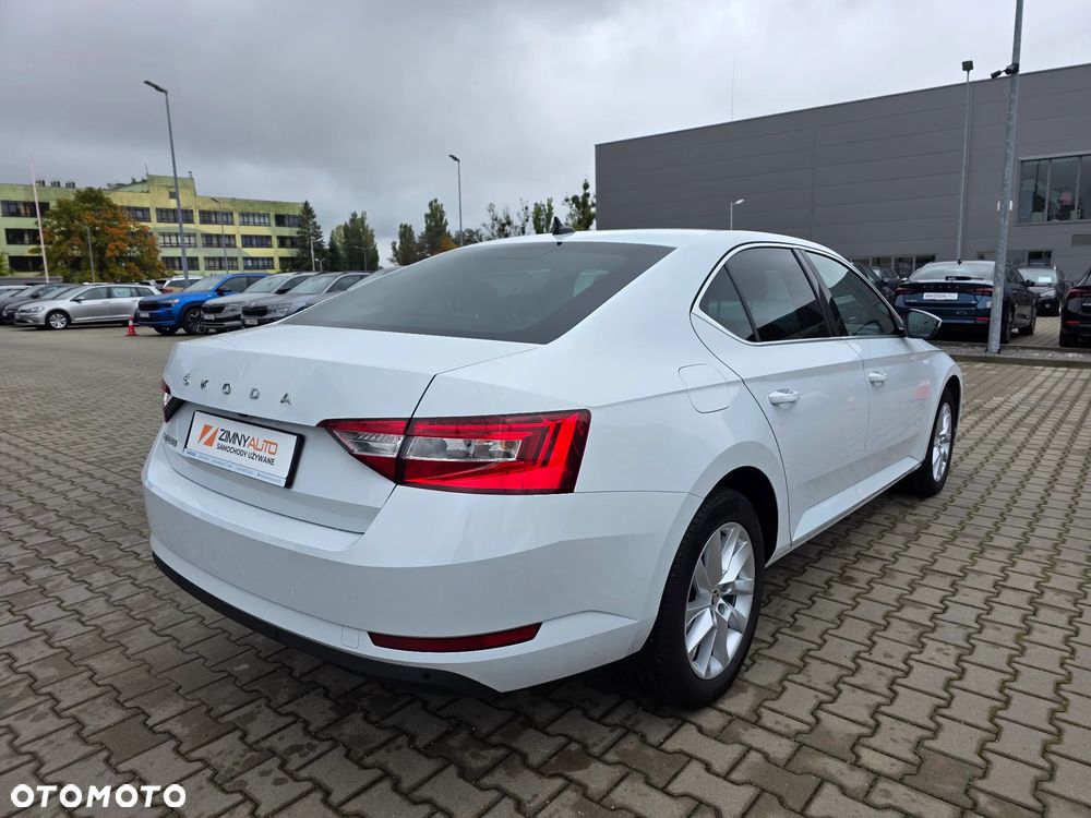 Skoda Superb 2.0 TDI SCR Ambition DSG - 6