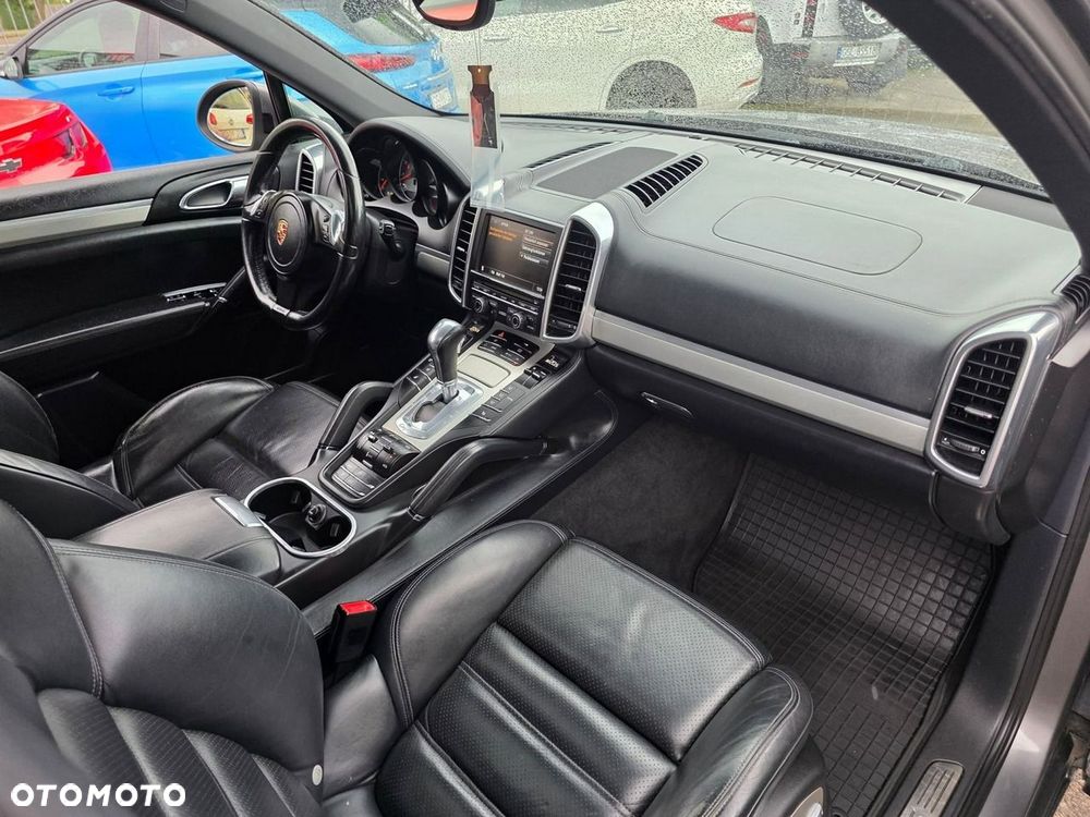 Porsche Cayenne S - 28