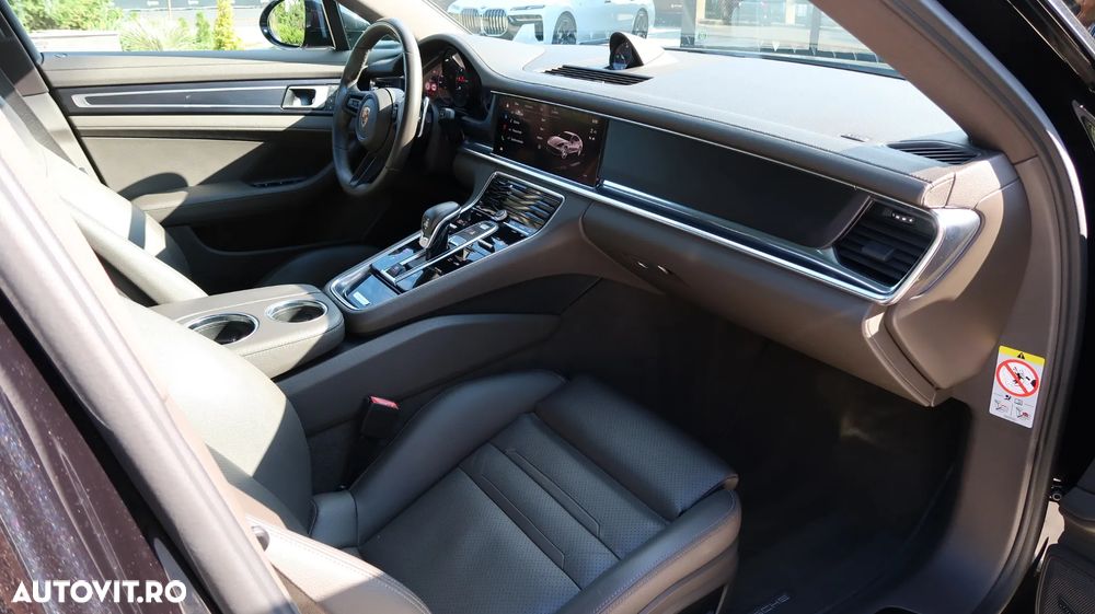 Porsche Panamera 4 Platinum Edition - 14
