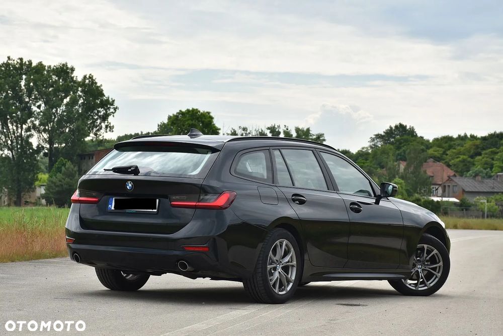 BMW Seria 3 318d MHEV Advantage - 4