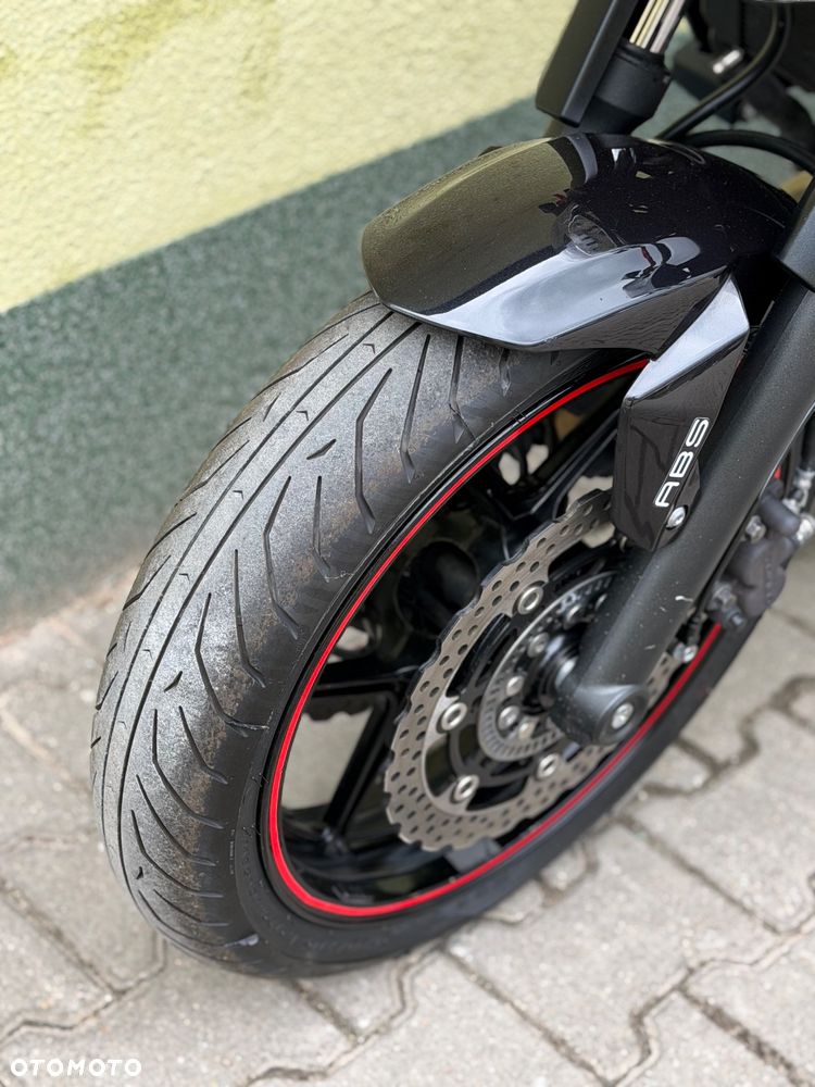Kawasaki ER - 28