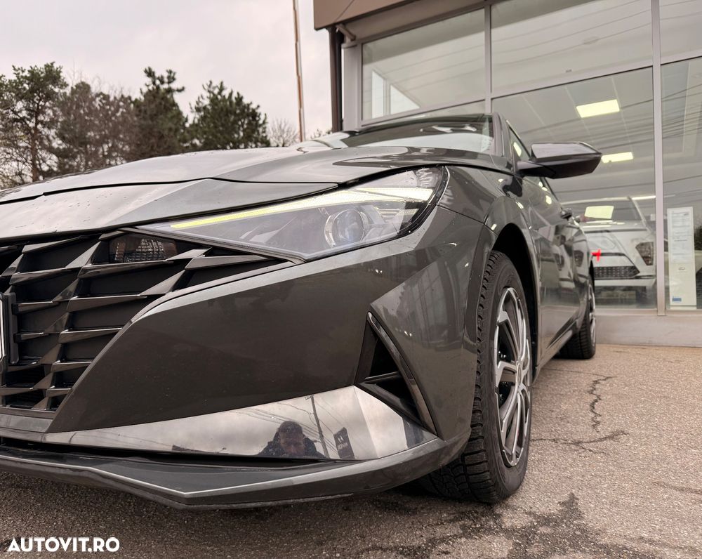 Hyundai Elantra 1.6 l 123 CP 6MT Highway - 26