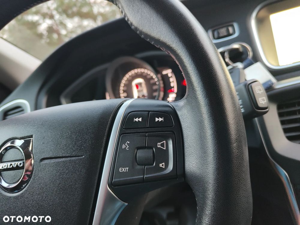 Volvo V40 D3 Momentum - 17