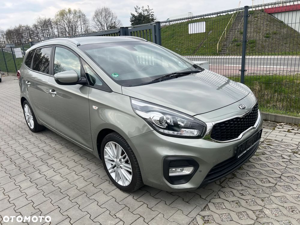 Kia Carens - 3