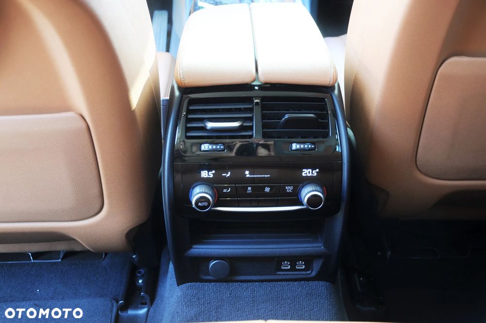 BMW Seria 5 520d mHEV - 19