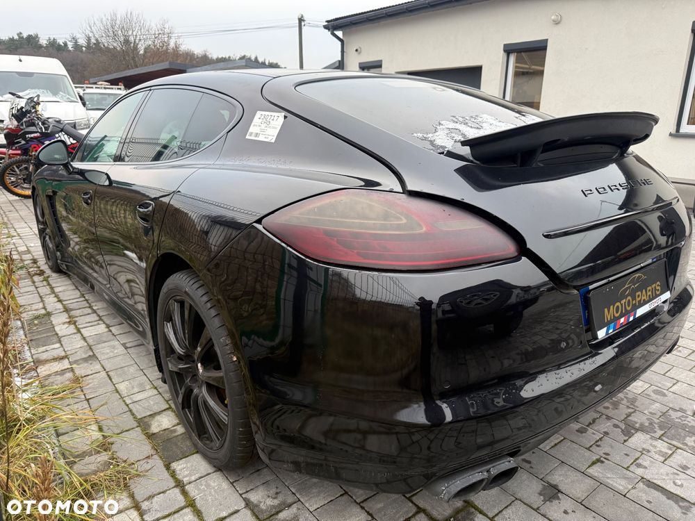 Porsche Panamera 4S - 6