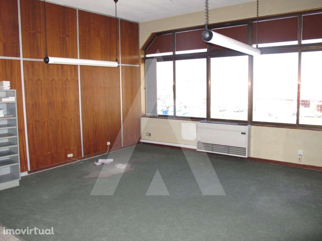 Escritório na Quinta do Simão - Grande imagem: 4/9