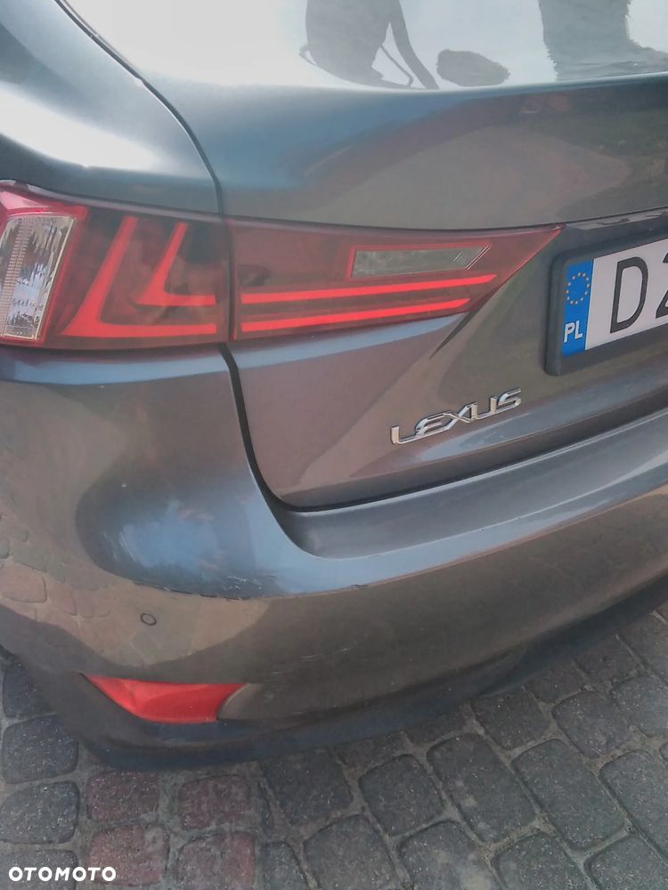 Lexus IS 300h Prestige - 22