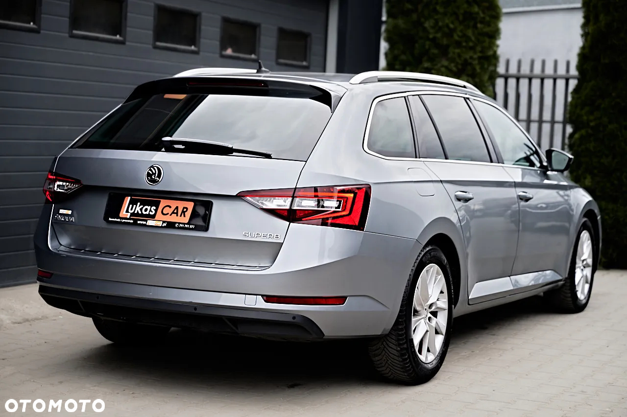 Skoda Superb 2.0 TDI DSG Premium Edition - 37