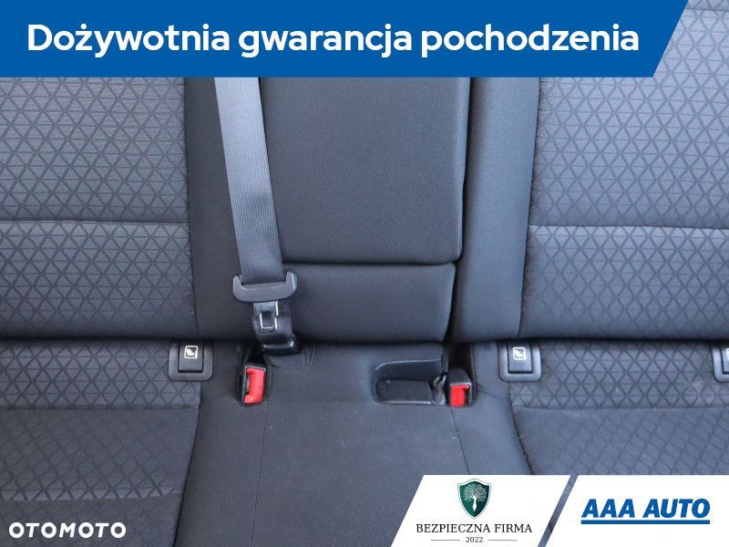 Kia Ceed - 12