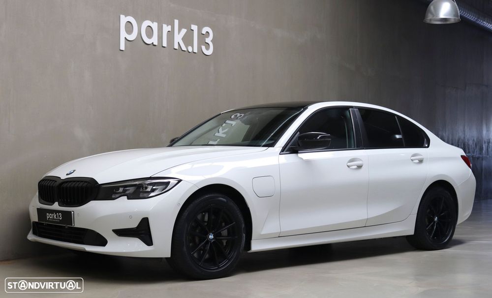 BMW 330 e Line Luxury Auto - 41