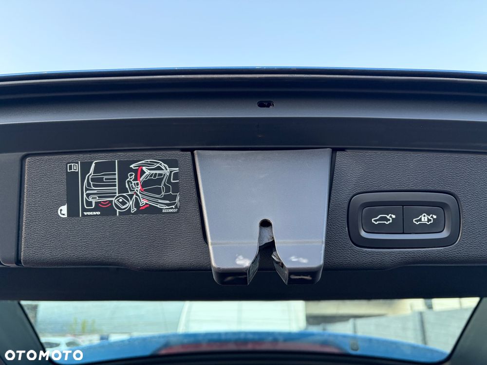 Volvo XC 60 D4 AWD RDesign - 9