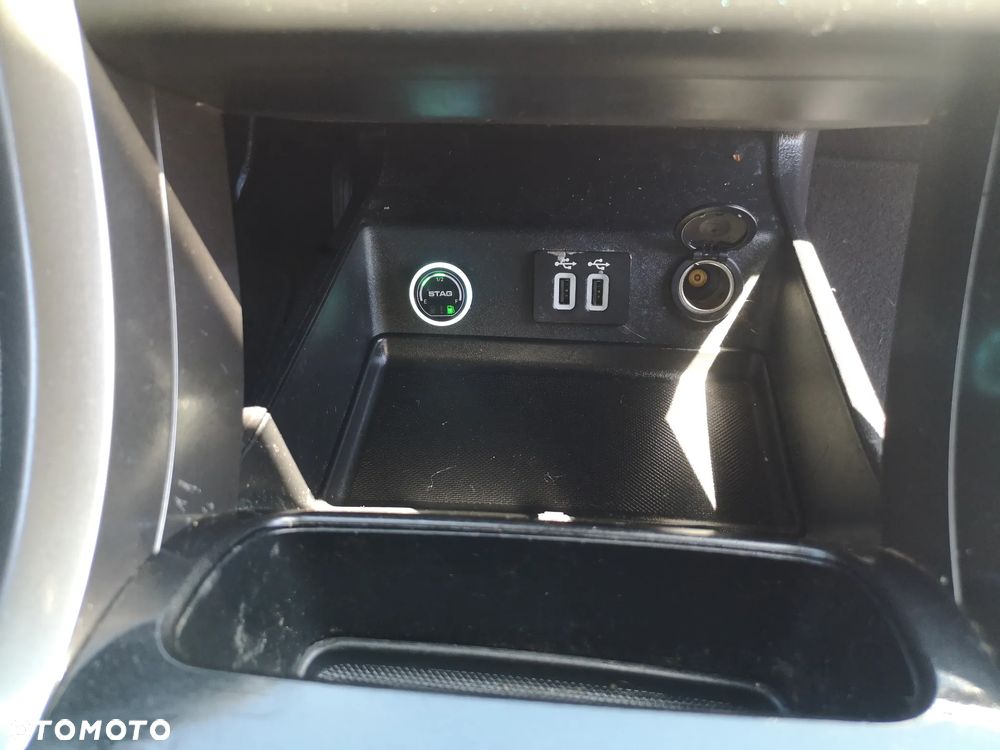 Ford Fusion - 33