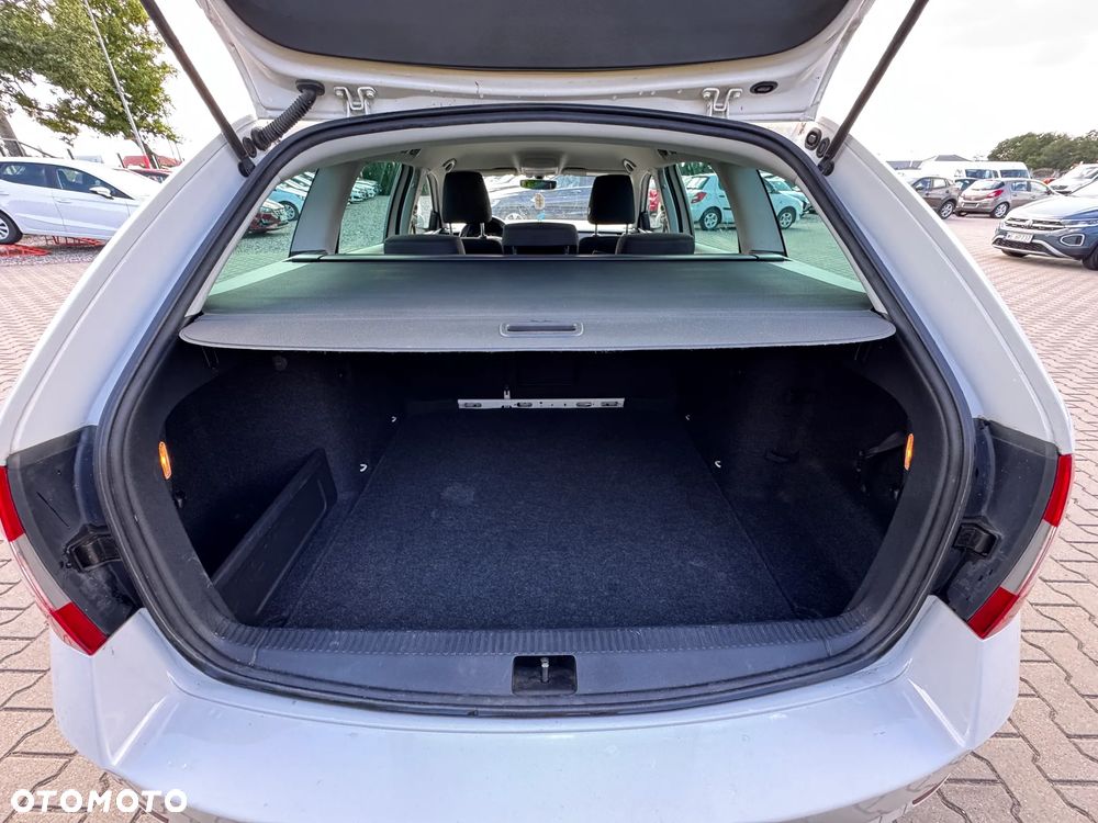 Skoda Octavia 1.6 TDI Ambition DSG - 25