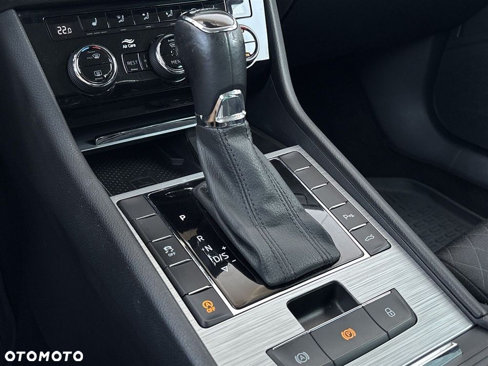 Skoda Superb 2.0 TDI SCR Ambition DSG - 22