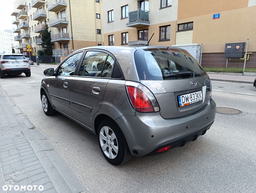 Kia Rio 1.4 Family - 3