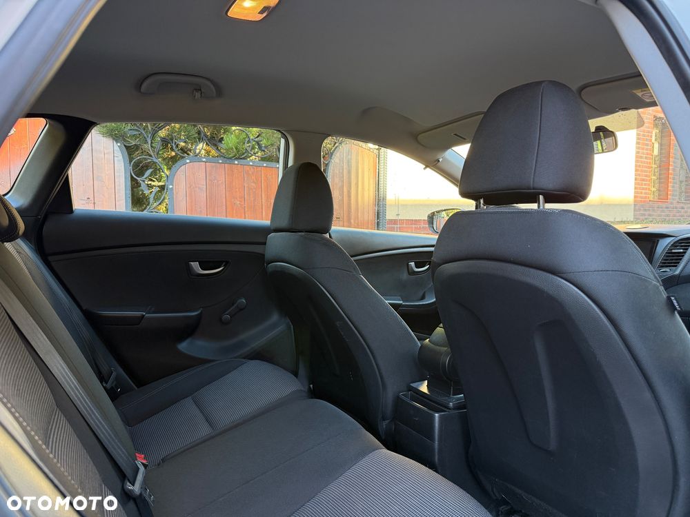 Hyundai i30 1.6 Comfort - 16