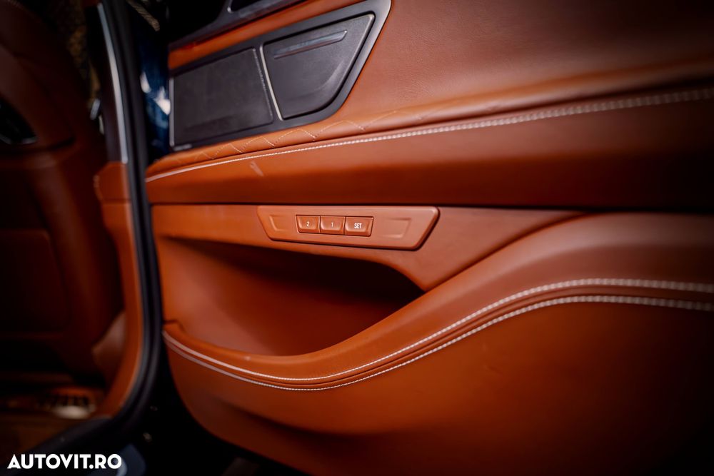 BMW Seria 7 740i - 37
