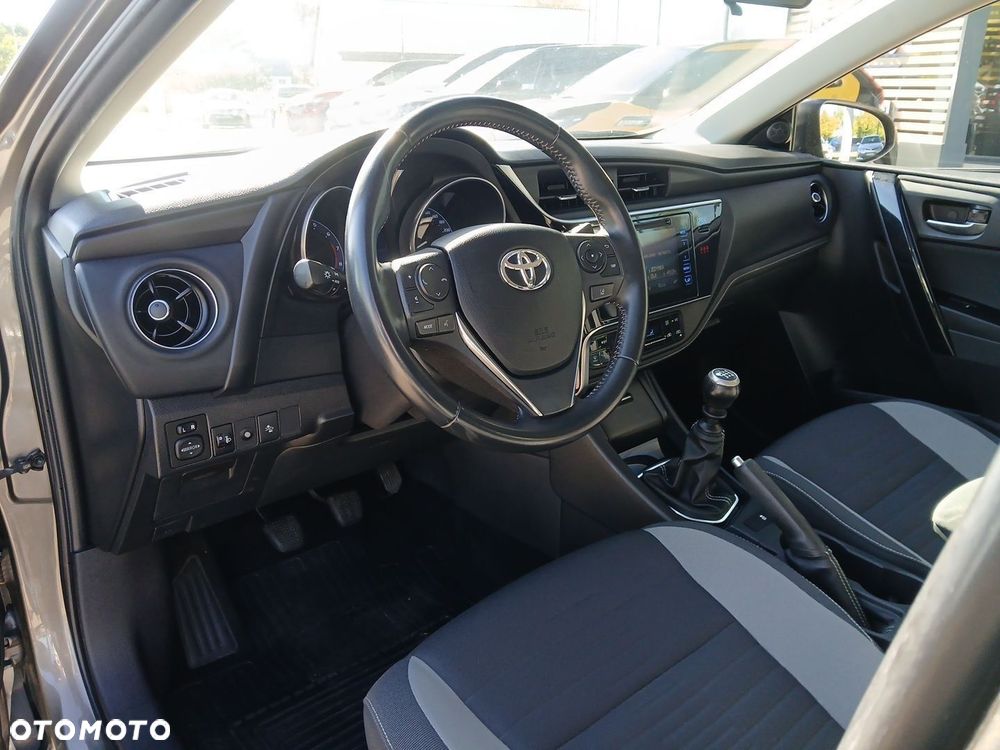 Toyota Auris - 18