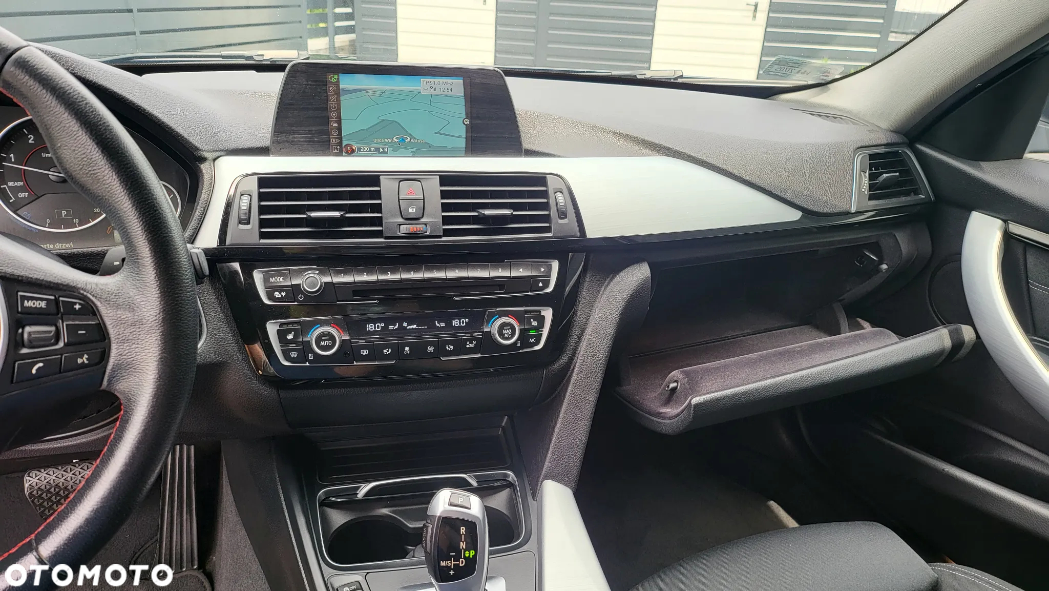 BMW Seria 3 318d Sport Line - 26