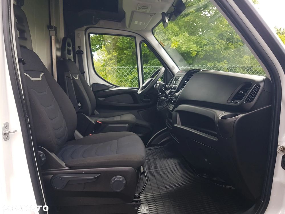 Iveco DAILY KONTENER NISKOPODŁOGOWY 4,43x2,23x2,42 SKLEP FOODTRUCK BAR KLIMA KONIOWÓZ KAMPER - 23