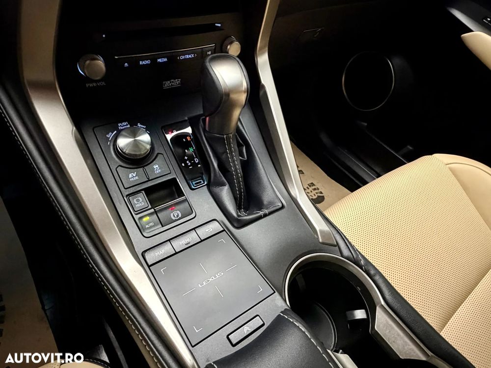Lexus Seria NX 300h AWD Luxury - 29