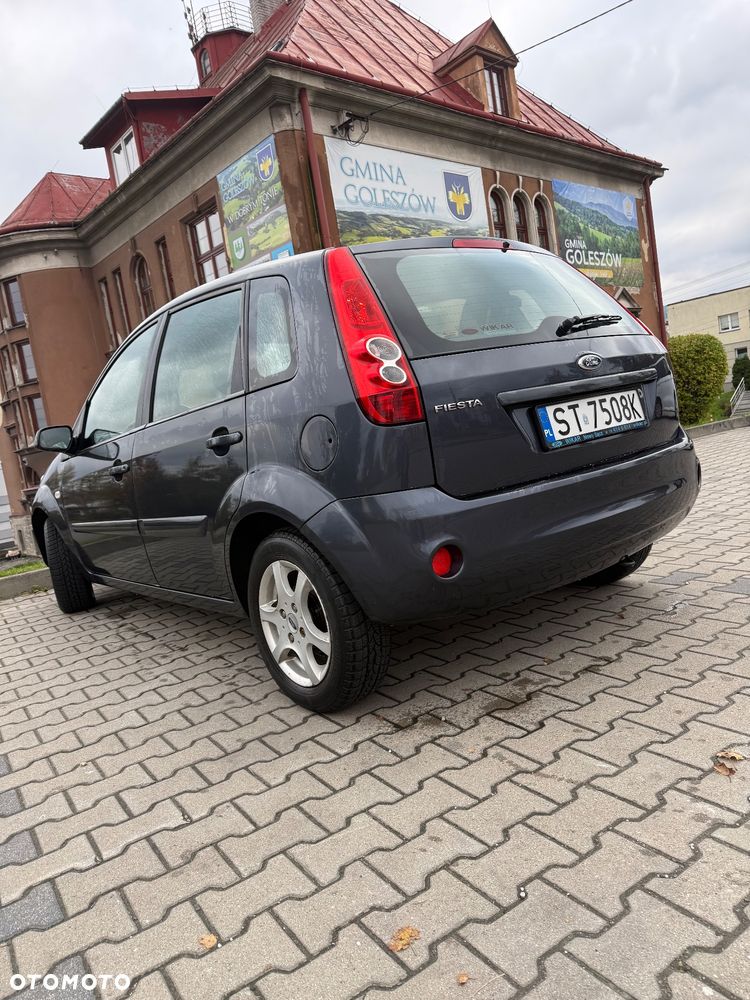 Ford Fiesta - 2