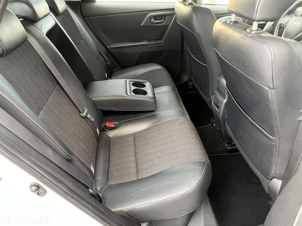 Toyota Auris 1.8 L VVT-i TS Hybrid Luna - 7