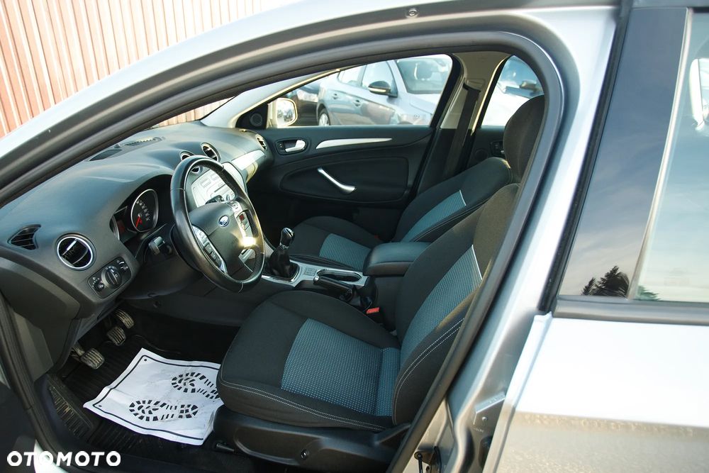 Ford Mondeo SW 2.0 FF Titanium - 19