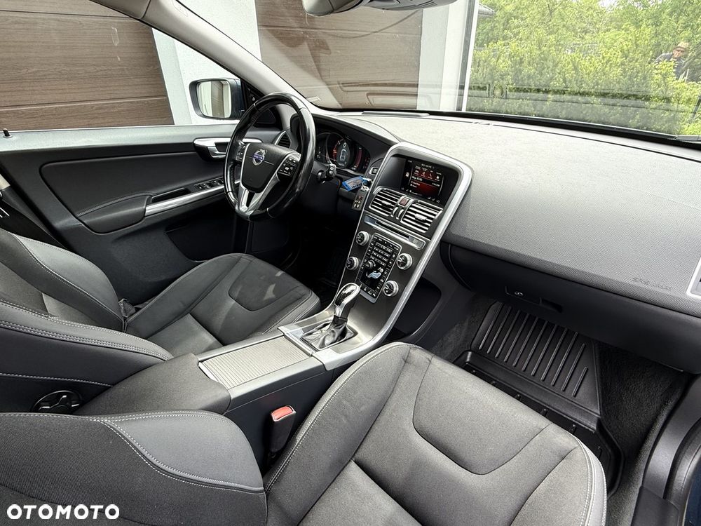 Volvo XC 60 D4 Geartronic Momentum - 25
