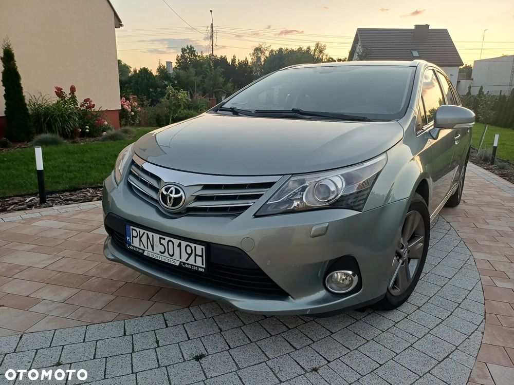 Toyota Avensis 2.0 Executive - 1