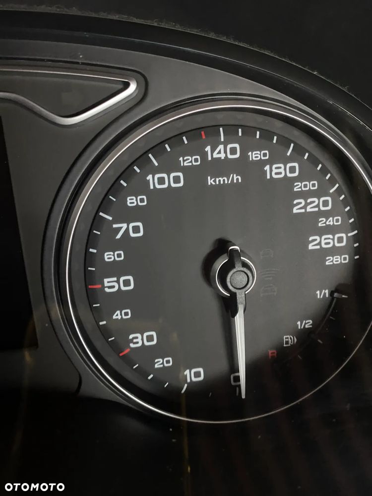 AUDI A3 8V e-tron licznik zegary 8V0920872K - 5