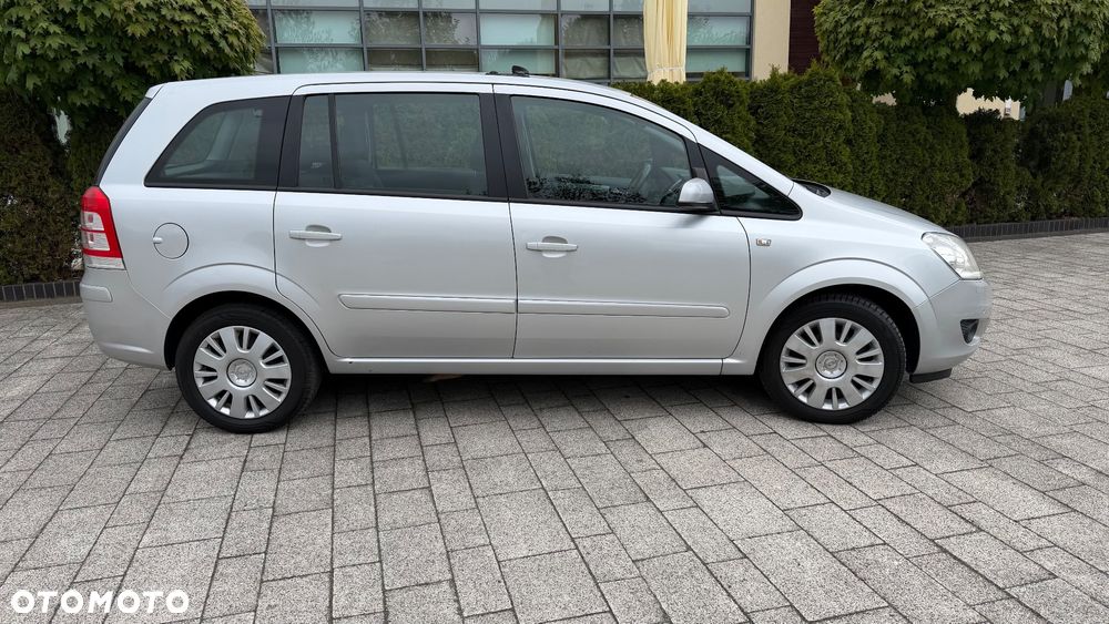 Opel Zafira 1.6 Elegance - 2