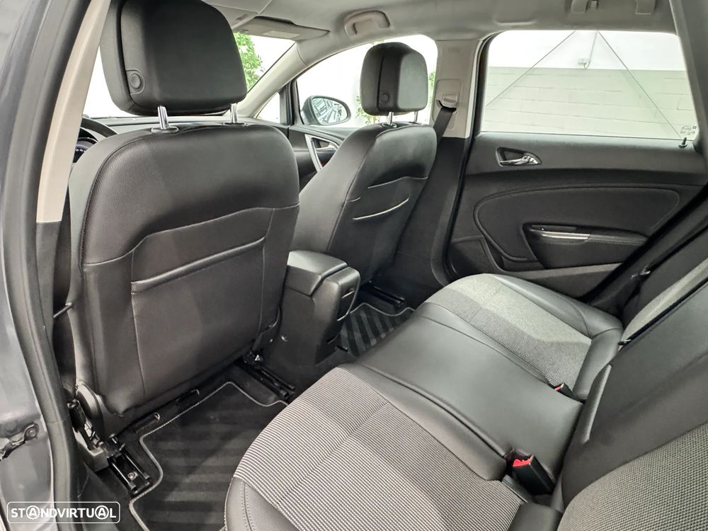 Opel Astra Sports Tourer 1.7 CDTi Cosmo - 23