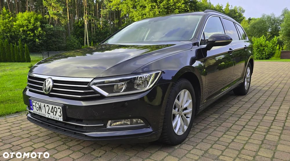 Volkswagen Passat - 1