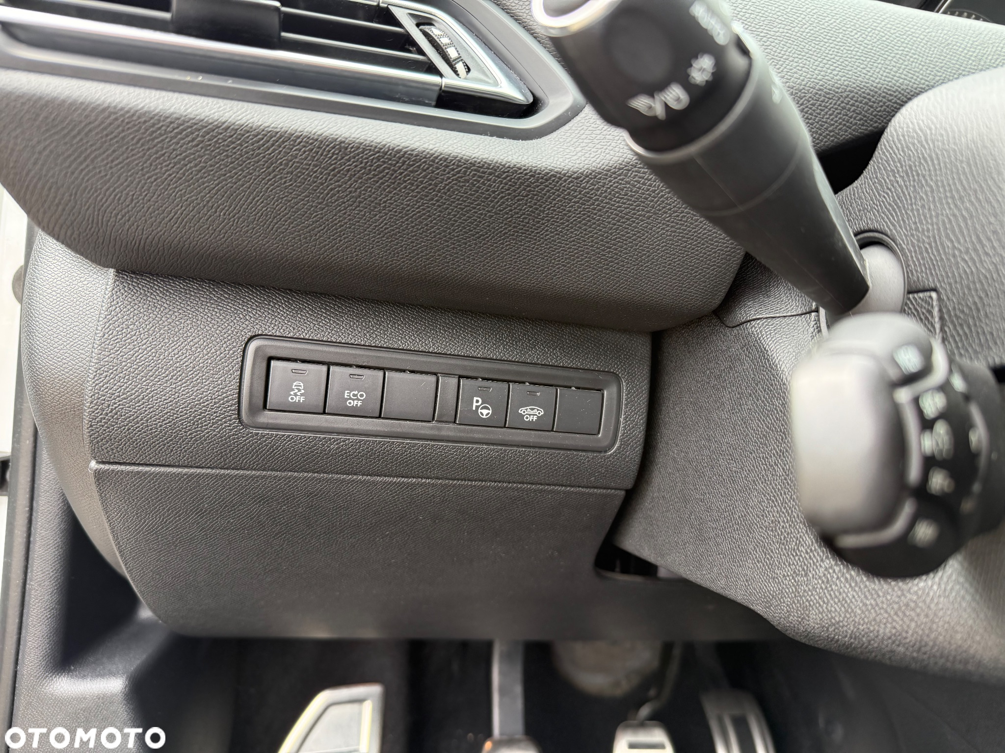 Peugeot 308 1.6 e-THP GT S&S - 24