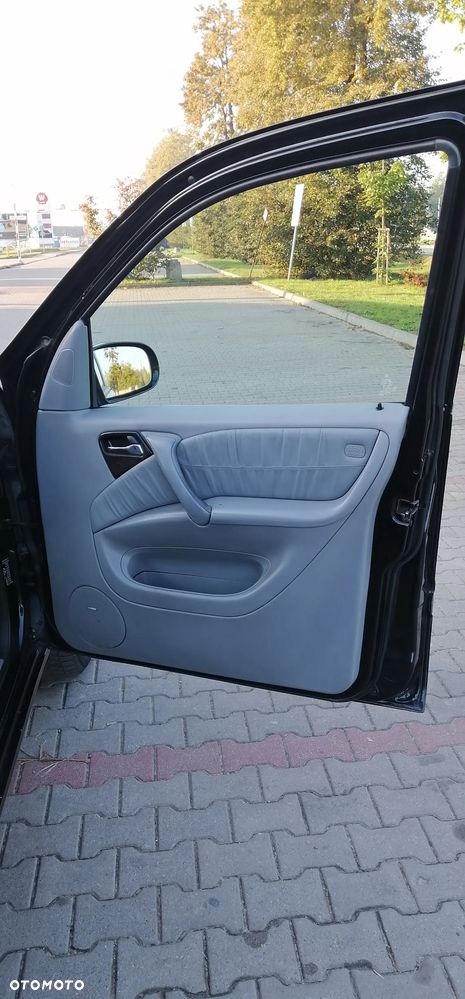 Mercedes-Benz ML - 12