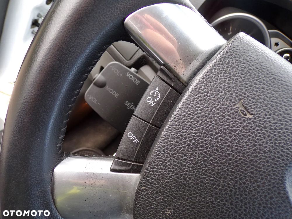 Ford Kuga 2.0 TDCi 2x4 Titanium - 21