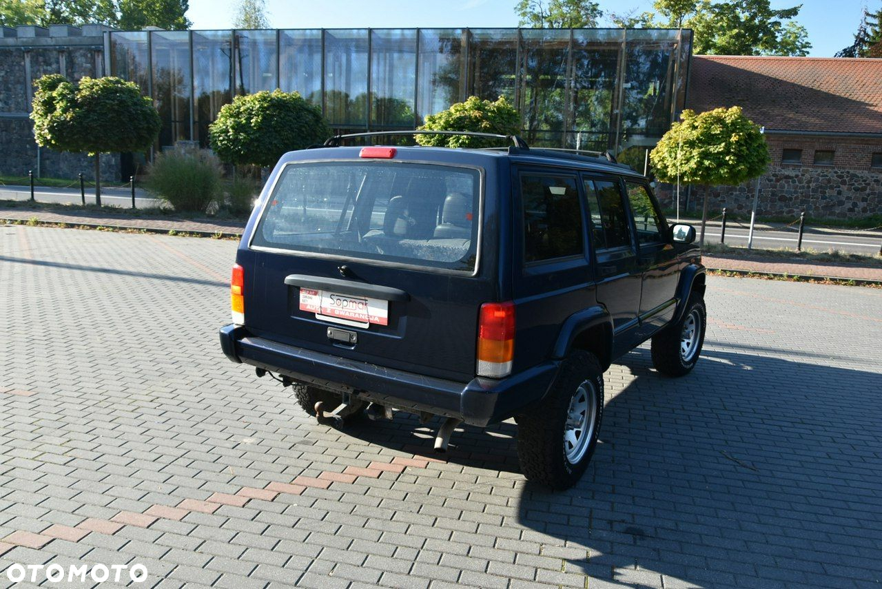 Jeep Cherokee - 19