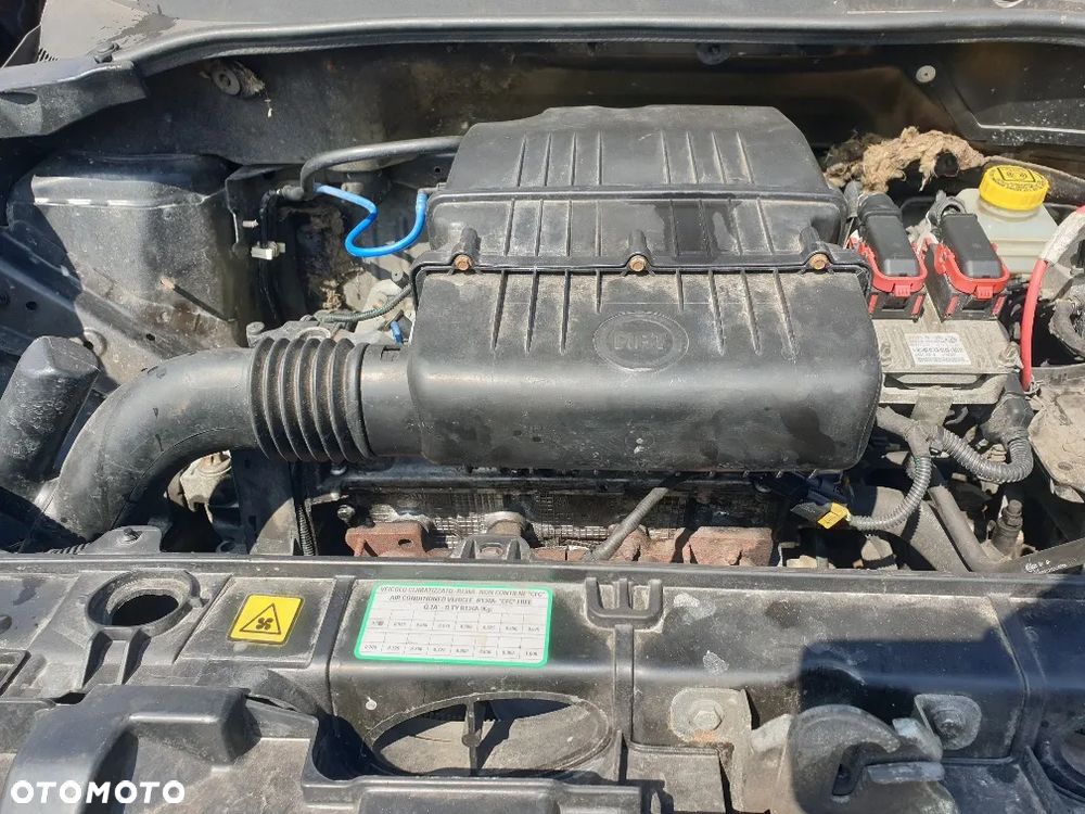 FIAT punto grande - silnik 1,4 -2005R - CAŁY NA CZĘŚCI - 14
