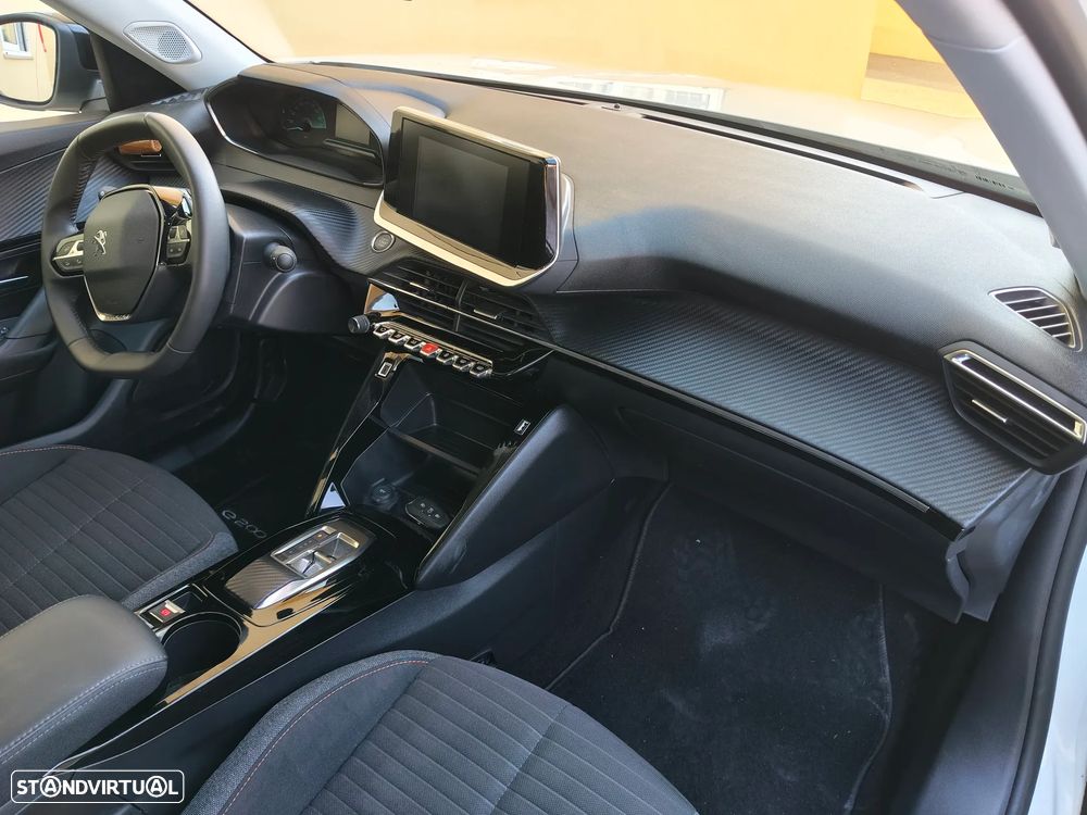 Peugeot e-2008 50 kWh Active Pack - 46