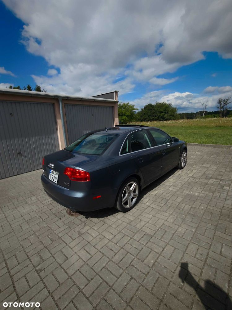 Audi A4 Limousine - 8