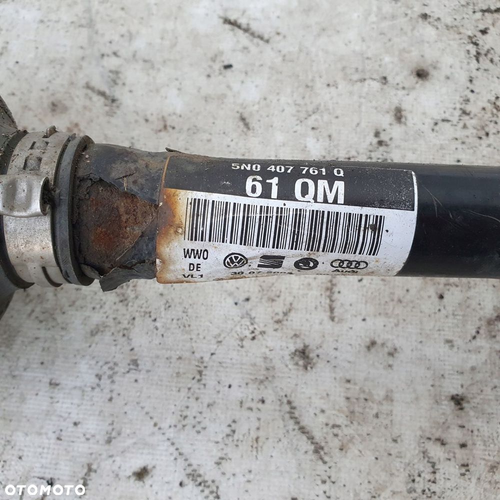 półoś lewa VW Tiguan 2.0 TDI 4x4 5N0407761Q - 4