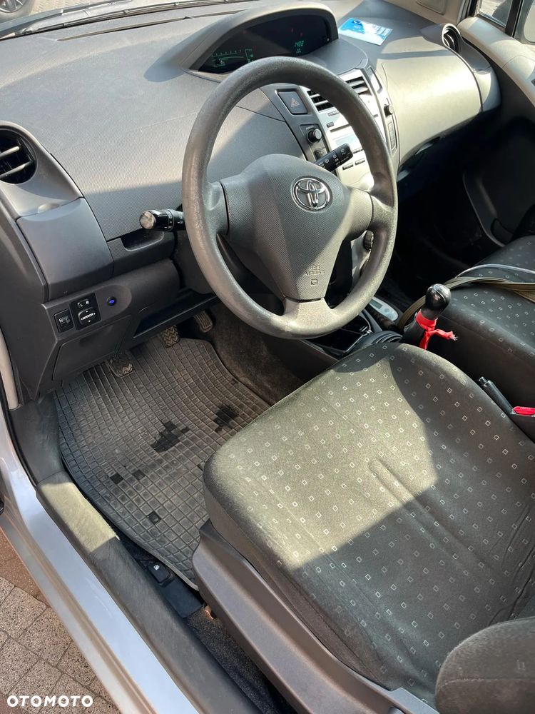 Toyota Yaris 1.3 Luna - 9