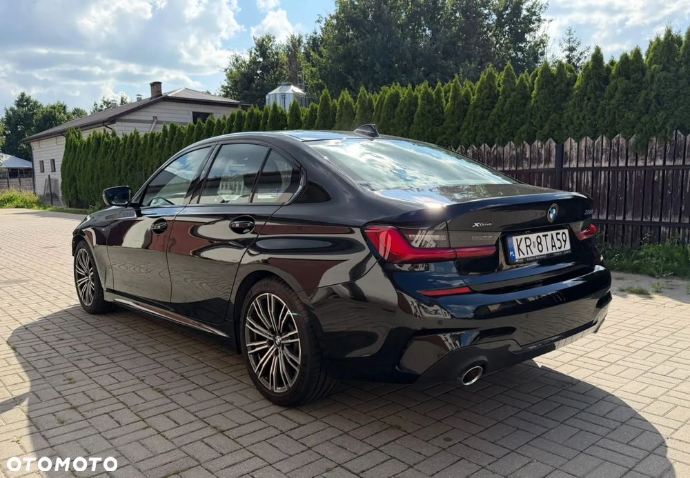 BMW Seria 3 330i xDrive M Sport sport - 3